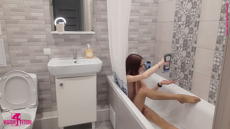 Gymrotic: Douche flexible inhabituelle avec Mary Way