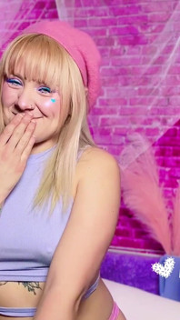 Pozwól mi odliczać cię do siusiu! Ta Barbie jest taką dziwką siusiu!