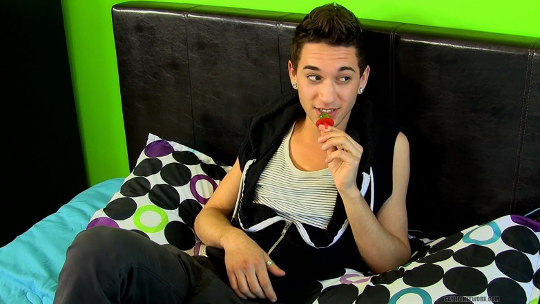 Lollipop Twinks: On Set with New Boy Seth