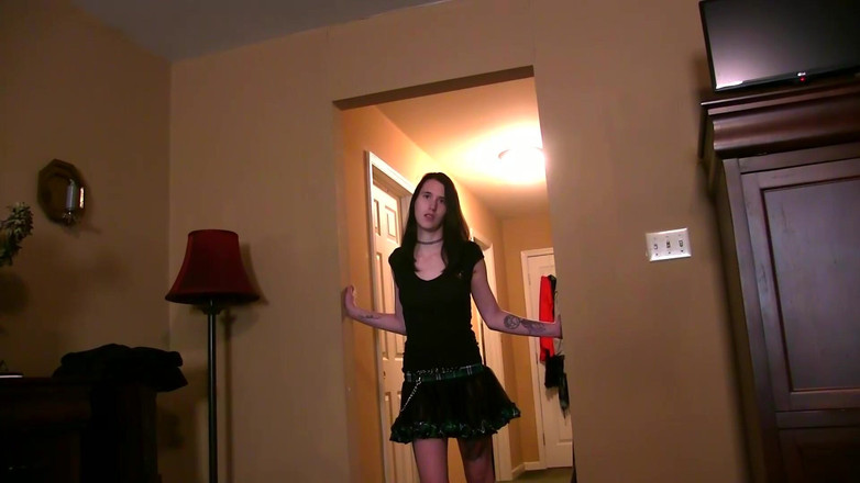 Punished Brats Spanking: Serenity lagi asik pakai strap-on