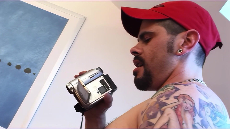 Transsexuell and gay club: Lelaki panas maskulin berkongsi zakar besar dan menyelam dalam kongkek...