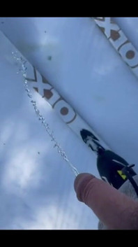 Pissing During a Nordic Ski Session