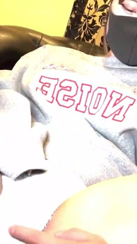 Uma Beleza de Pele Clara com Um Apelo Fresco e Inocente