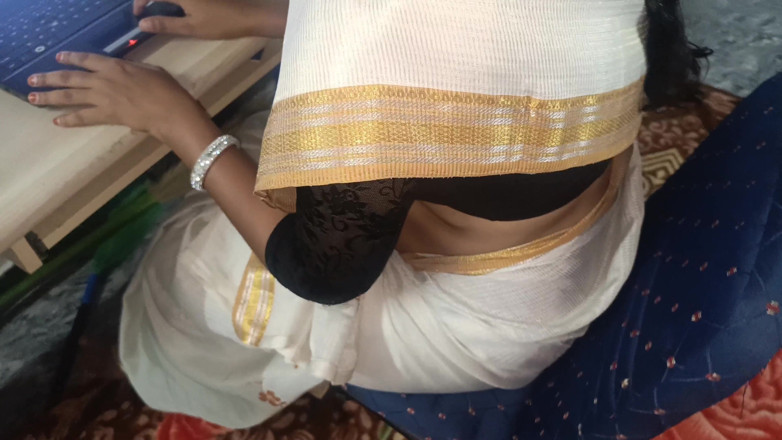 Inba: Getrouwde vrouwen kantoorromance met Malayala Saree