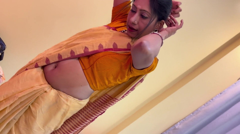 BIREA: South indian sexy bhabhi ko desi uncle nekhub pussy fuck...