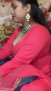 Cette belle Indienne de 18 ans voulait une grosse bite noire, c’est pourquoi elle m’a mis de bonne humeur et fait l’amour audio en hindi bhojpuri