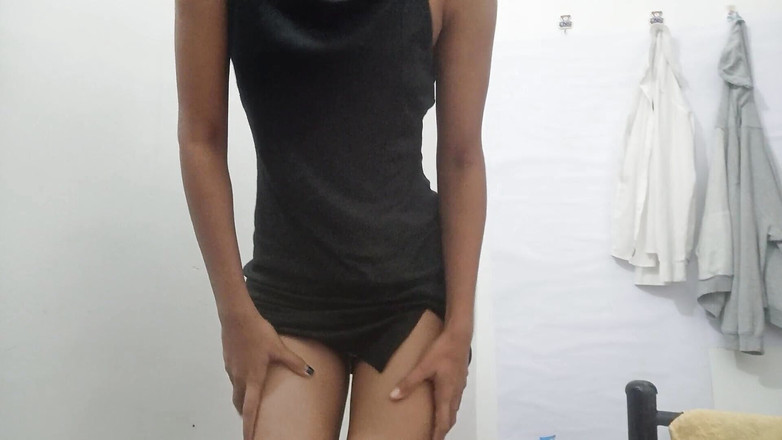 desigirl93: 義理の妹の白いクリームのタイトなピンクのマンコを手マンして彼女のマンコから出てきた