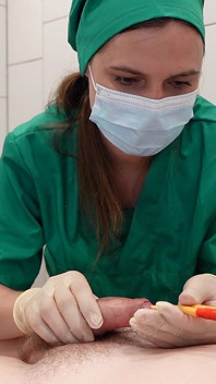 Medfet cewnik grać, ręczna robota i narzucony orgazm z wibratorem