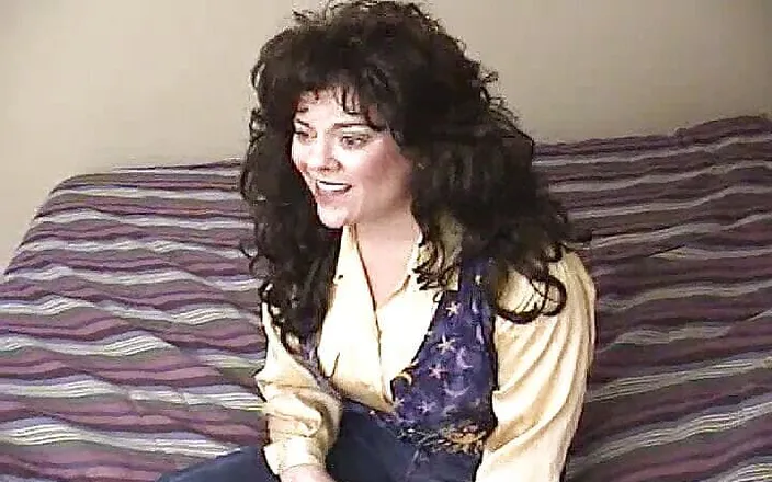 Radical: Hot Chubby Mature Slut Sucks Cock Like a Pro