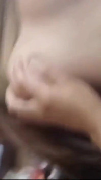 Un jeune couple latina baise en secret