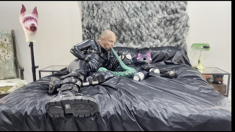Athos: Full Black Rubber Vibes