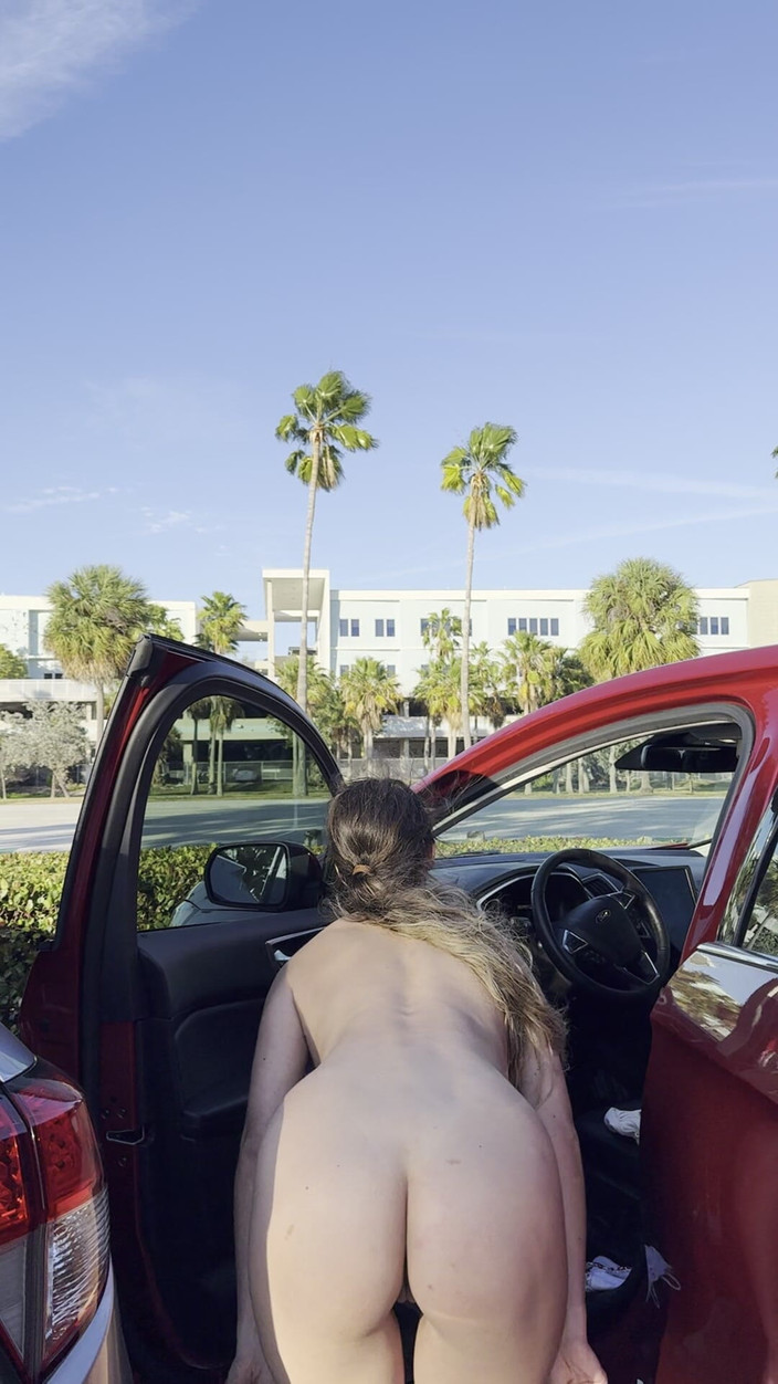 Sweet Buttocks: Jag var våt efter stranden och jag behövde byta kläder