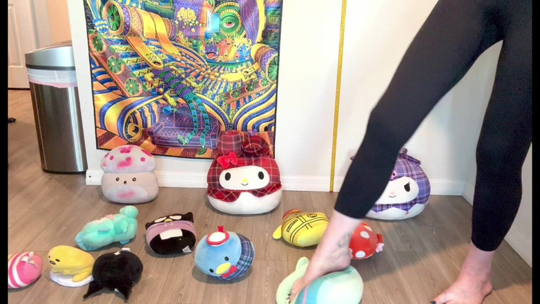 Peppermint Giantess: Plushie Stomp - collezione di giocattoli imbottiti fino a 16 piedi