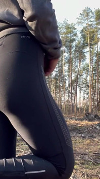 Ich trage durchsichtige leggings im park