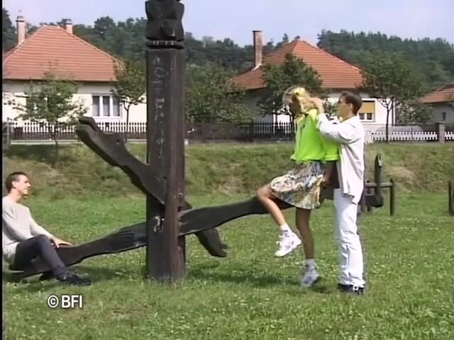Horny Teenies: Подвійне проникнення в кімнаті