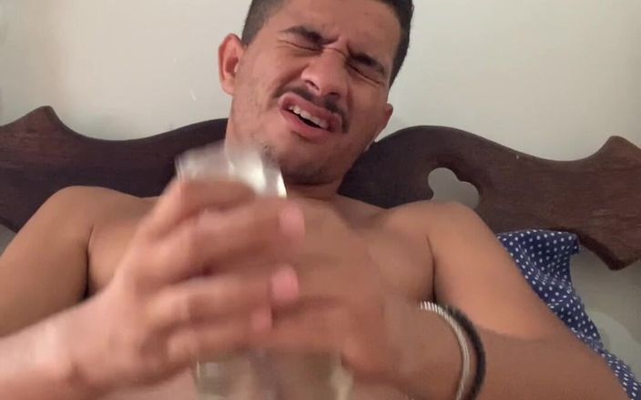 Capixaba: Masturbându-mă cu jucăria mea!