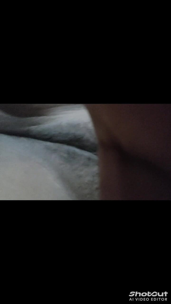 Dr_doom21: Le tette lattiginose di bhabhi ji, la figa indiana di...