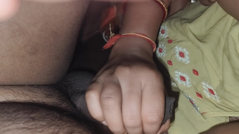 Angelmona: Petite amie desi, branlette à la maison