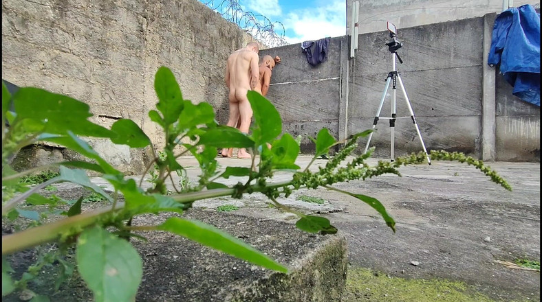 carmonaoficial: Camera din pădure filmează doi heterosexuali făcând sex