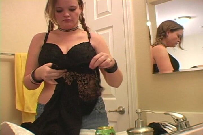 Solo Dream Babes: Solo Dream Babes: Kissy Tries on a New Bra