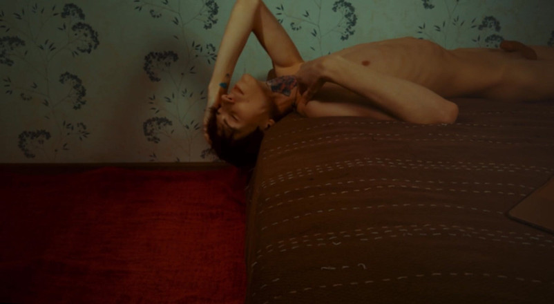 HotDogs studio: पतलेपन के प्रेमियों के लिए पसलियां और हड्डियां