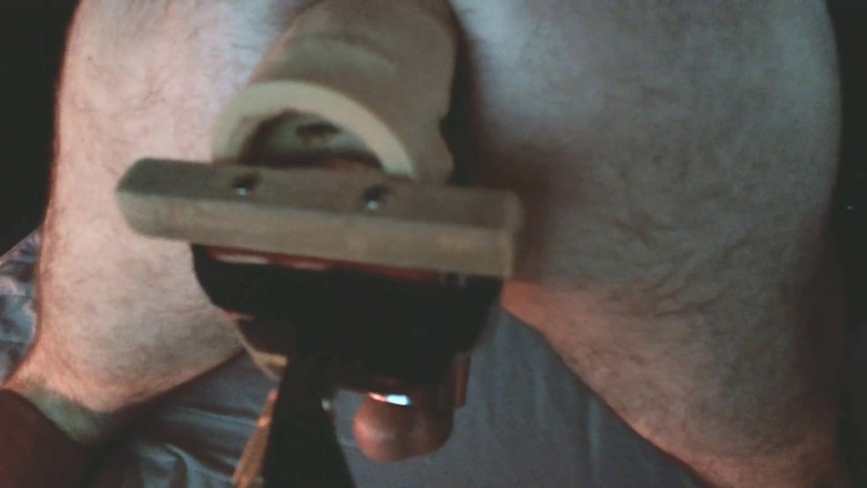 Bttmbear71: Machine neuken met een 25 cm kont Van 30 cm Groot.