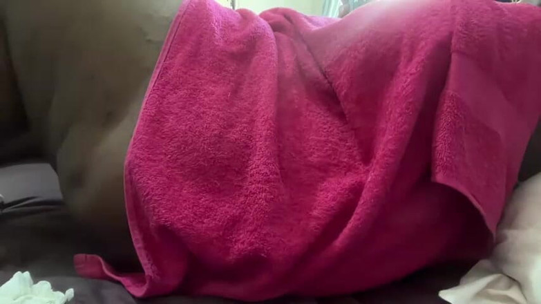 Legendary Booty Overdose: Mogen BBW onanerar och stönar i sängen