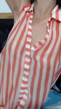 Veronica Cristal sacudiendo mis tetas solo para burlas You.mp4