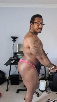 Chỉ flexing cho bạn huấn luyện viên trong thong bạn yêu cầu.