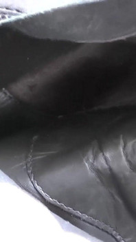 Linge-mi tălpile și miroase-mi cizmele