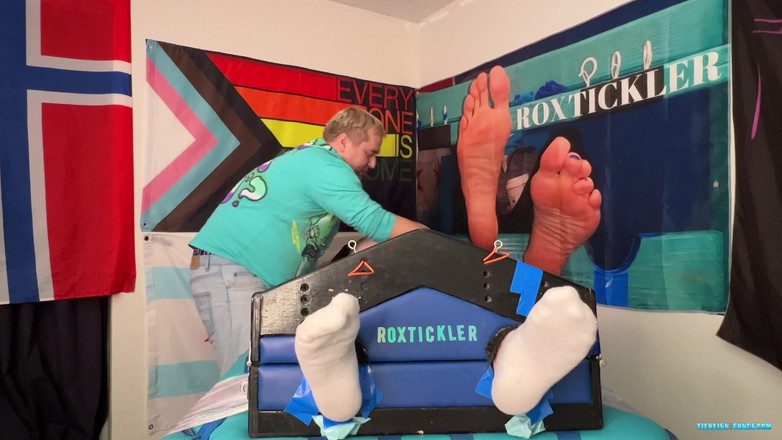 Ticklish Chubs: Ryan, poilu, se fait titiller