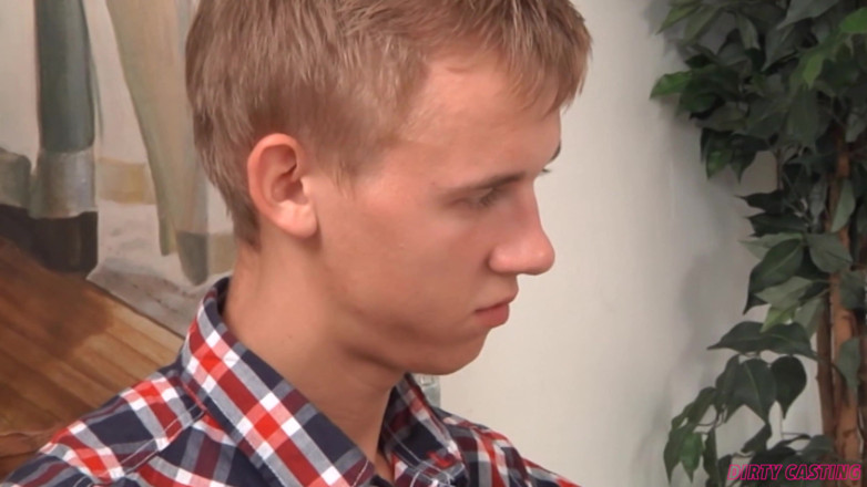 Czech Pornzone: Geile blondine bekommt dreierfick mit ihrem freund und pornodarsteller