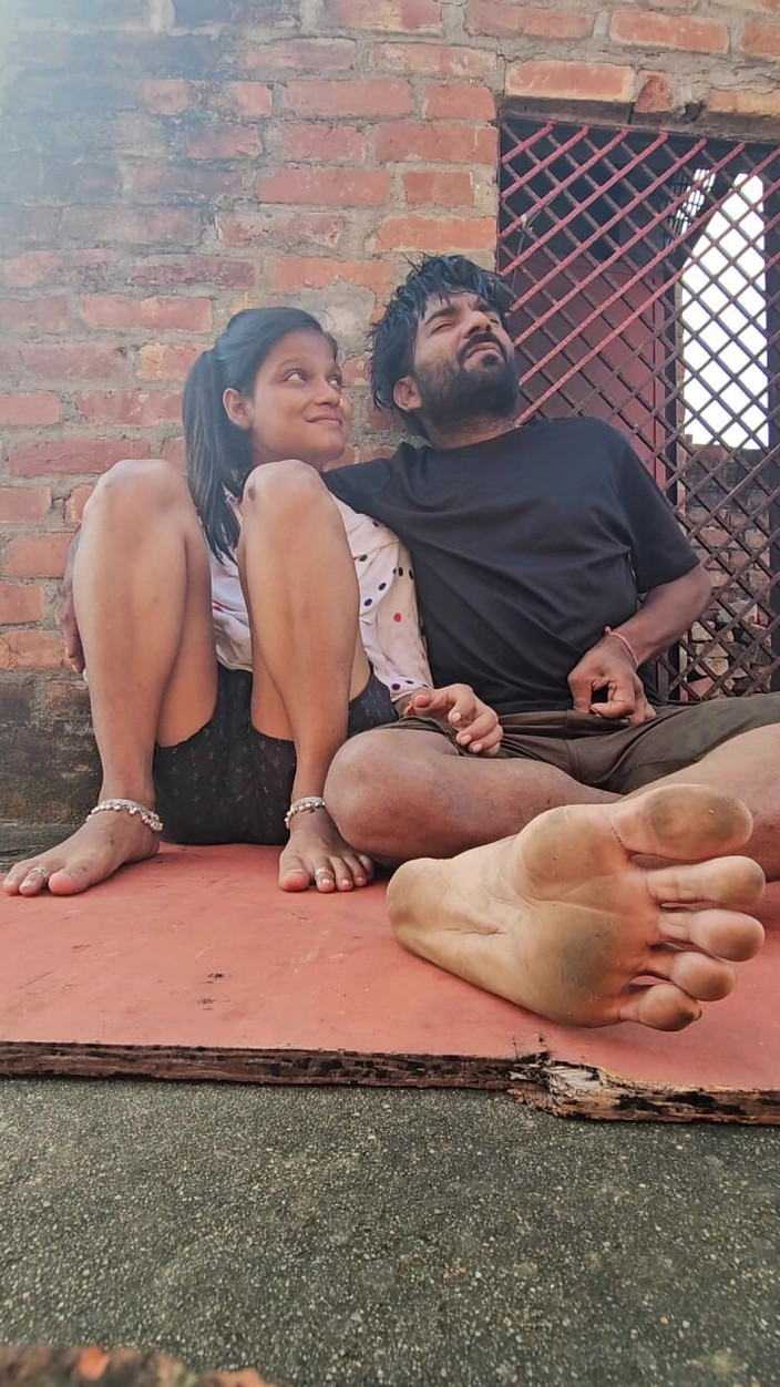 Aalox: Fată indiană frumoasă din sat, videoclip sexual în aer liber, partea 1
