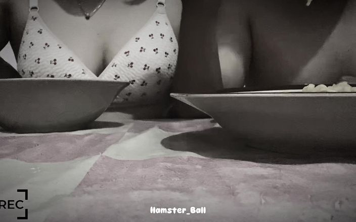Hamster_Ball: Aftrekken in Noodle Restaurant met tindervriendin, buitenshuis!!