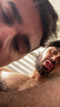 Sucer Une Grosse Bite À Gros Nichons