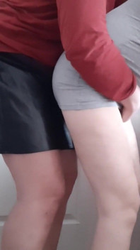 ฉันก้มแม่เลี้ยงลงตอนไม่มีใครอยู่บ้าน แล้วเย็ดเธออย่างเสียว