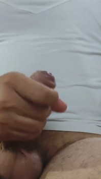 Intensa masturbação, cola e pimenta no pau do papai