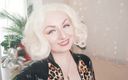 Arya Grander: Latex gummi catsuit selfie video, MILF in fashion catsuit