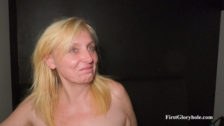 First Gloryhole: Lena si wanita dewasa - gloryhole pertamanya bagian 1