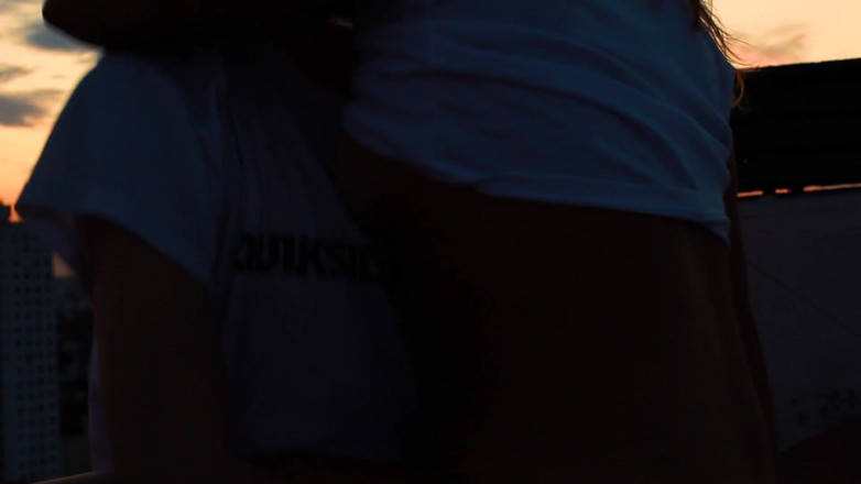 YeahHanna: Eu dou à minha namorada uma foda rápida no telhado da...