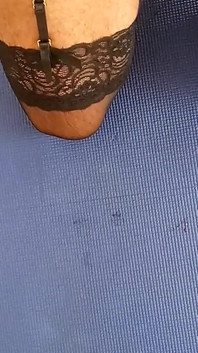 Crossdresser tira grande consolo anal 7