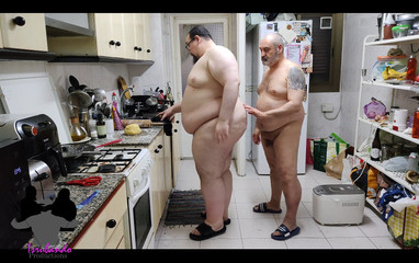 Nanferplus71: Vaření nějaké domácí, čerstvé těstoviny dohromady