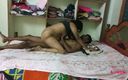 Hindi-Sex: Het amatör Telugu fru dränerar sin man kuk ridning på...