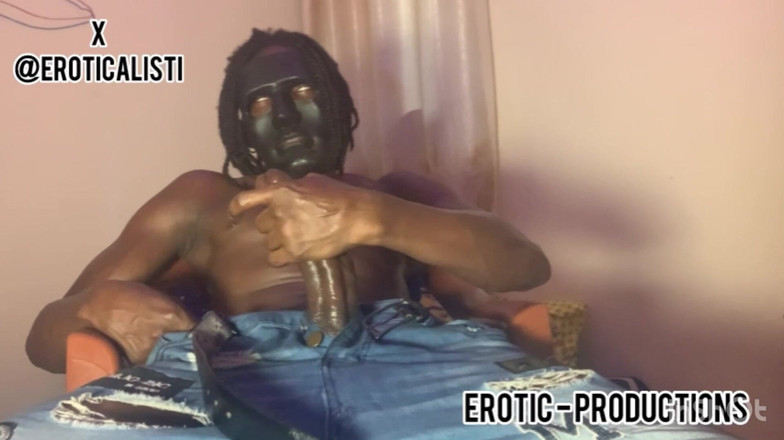 Eroticalistic: मुझे ऐसे लड़के की जरूरत है जो मेरी वफादारी से मैच कर सके