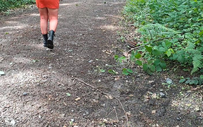 Sandra Falkenhauer: Eu Doigter Dans Les Bois!