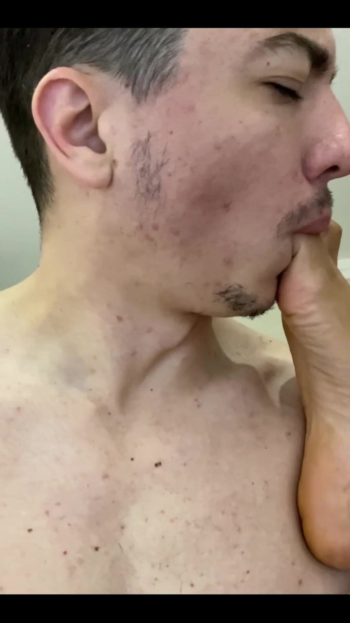 KiffaFeet: Představte si, že se probudíte nadržená