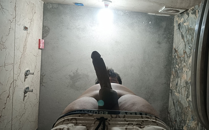 Lust lounge: Hinter verschlossenen Türen... Eine andere Seite erwacht zum Leben.