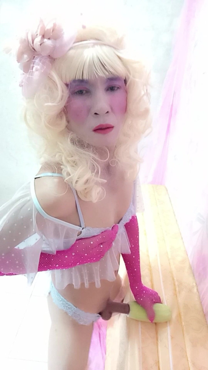 nguyen dang thien tri: Transgender Le Wearing Sexy Clothes Porn Playing Standing