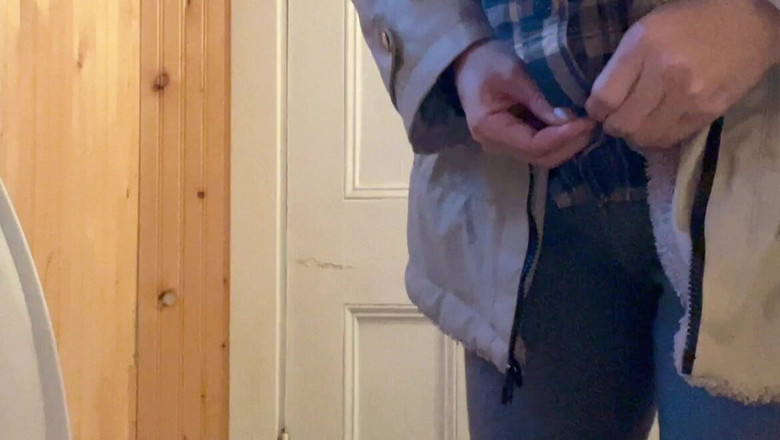 sweethanajapanese: Hana sitter på toaletten rengör hennes håriga fitta