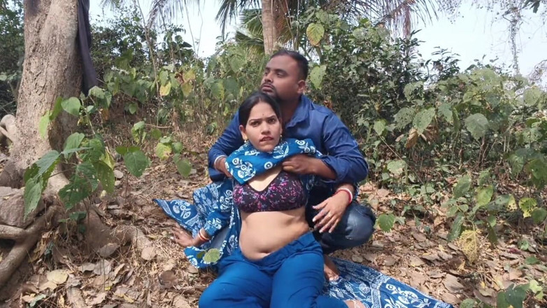 Sona bhabhi: Videoclip sexual din satul indian, fată indiană cu țâțe mari, presa...